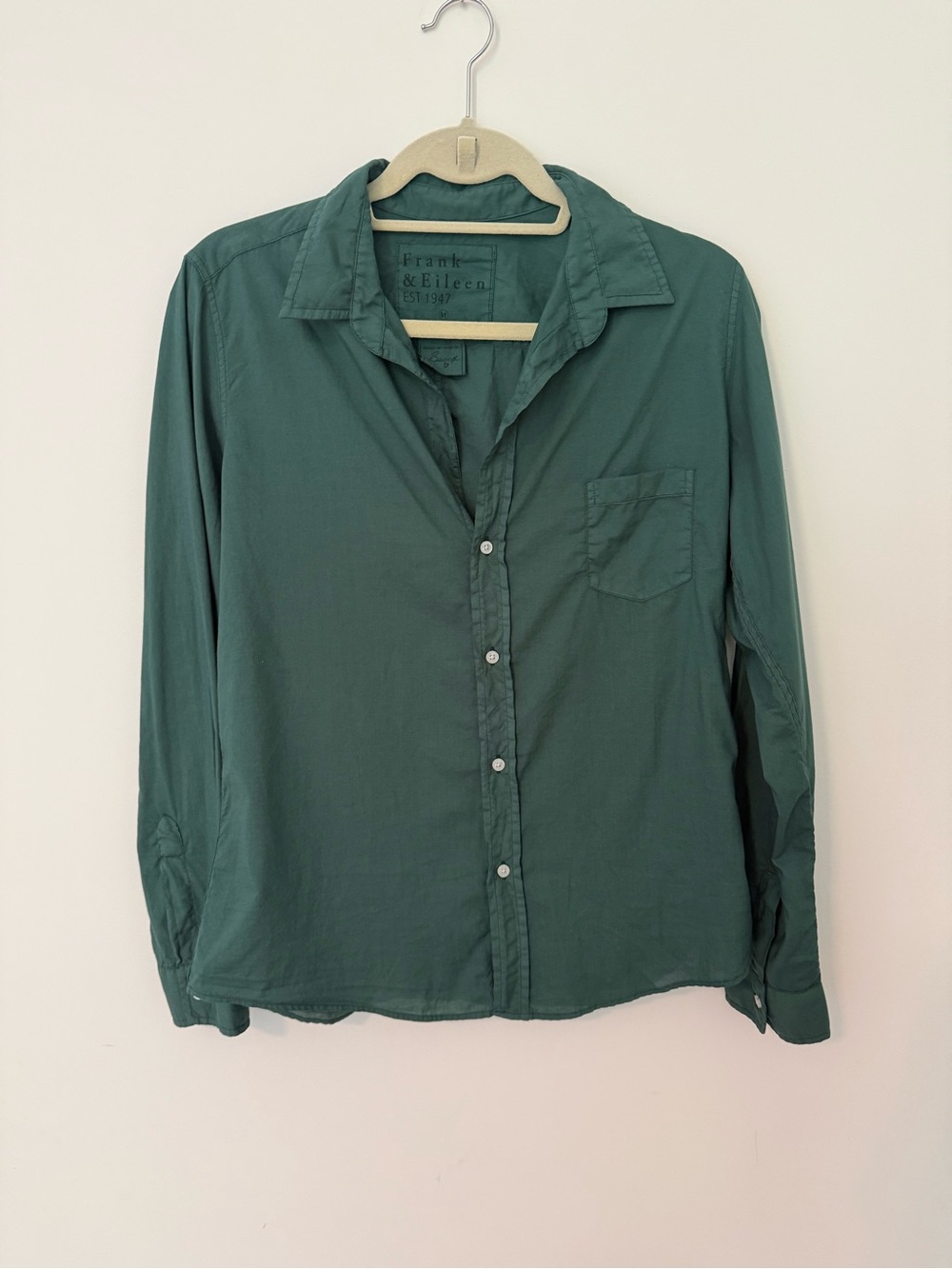 Frank & Eileen BARRY Featherweight Tailored Button Up Shirt | Size Medium